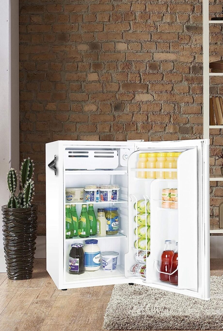 Frigidaire Retro Bar Home Office Mini Fridge @ Home